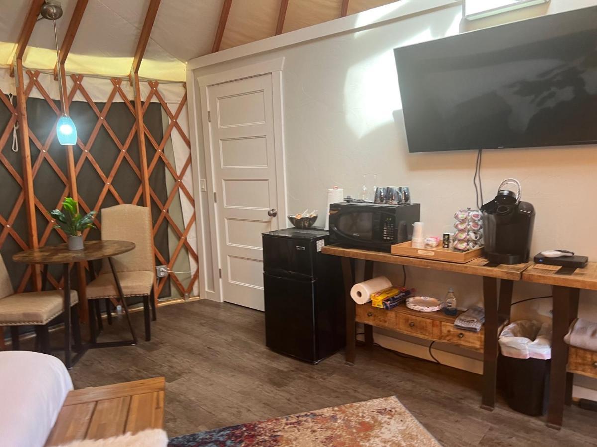 Escalante Yurts - Luxury Lodging Экстерьер фото