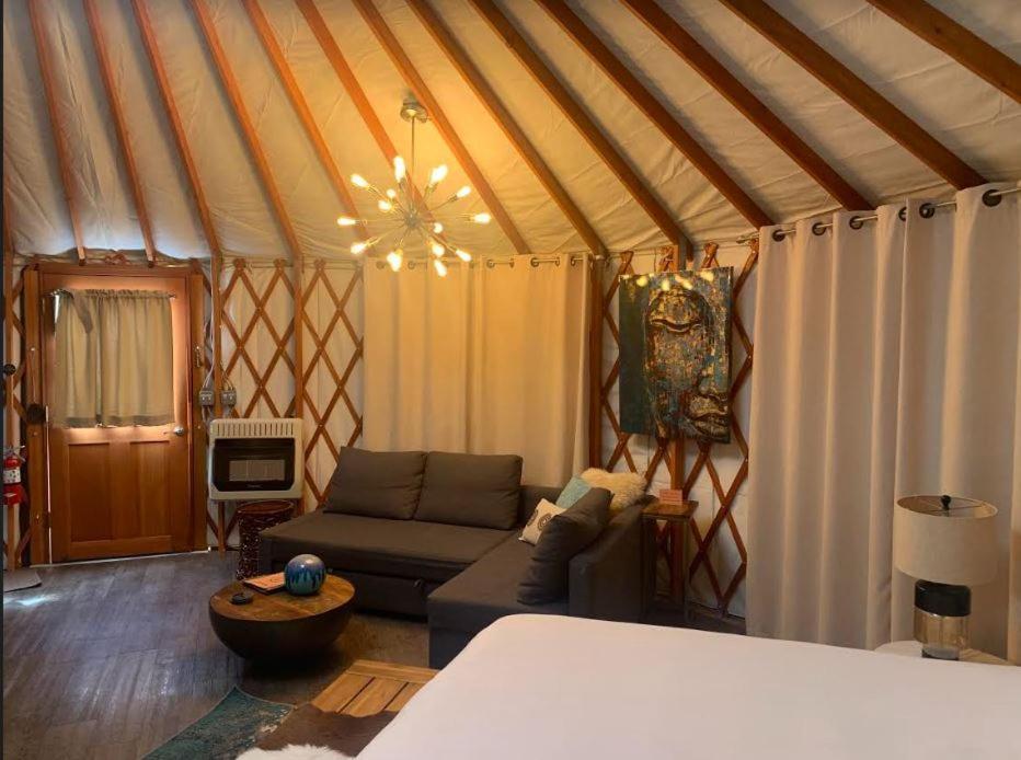 Escalante Yurts - Luxury Lodging Экстерьер фото