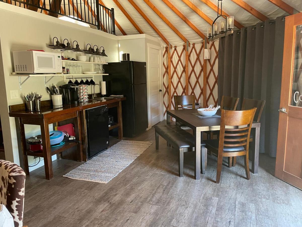 Escalante Yurts - Luxury Lodging Экстерьер фото