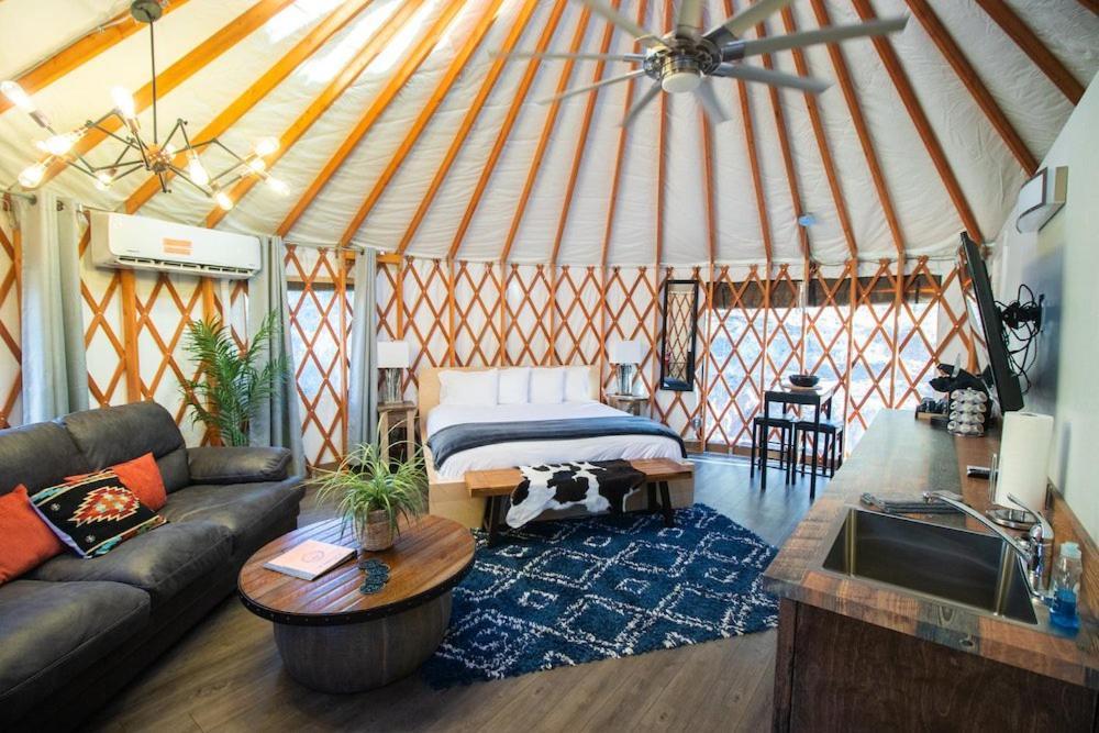 Escalante Yurts - Luxury Lodging Экстерьер фото