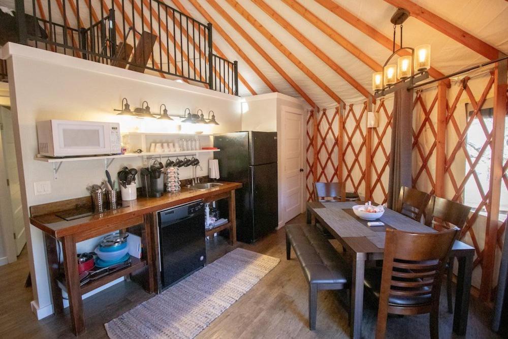 Escalante Yurts - Luxury Lodging Экстерьер фото